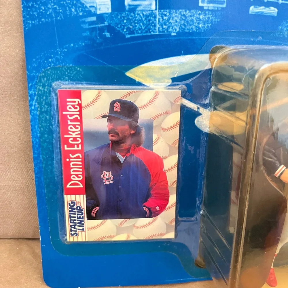 1997 Starting Lineup Dennis Eckersley St. Louis Cardinals Figure with Card NEW